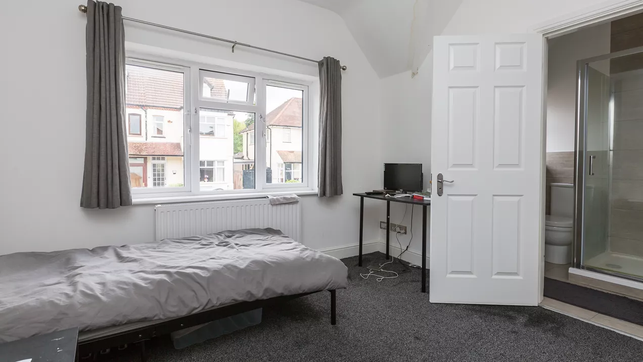 LCS Shared Accommodation Bedroom and En-suite